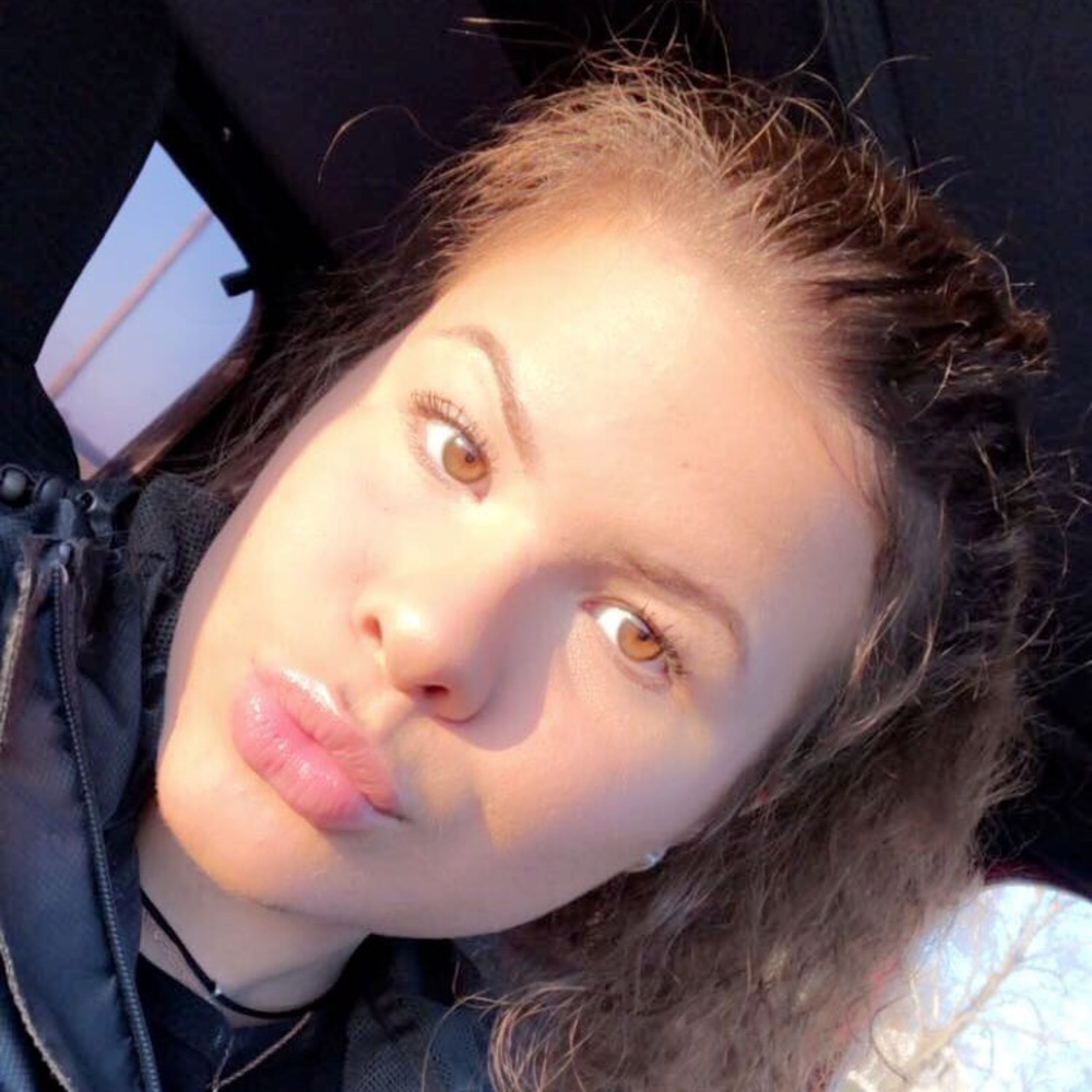 Meet your Posher, Cami